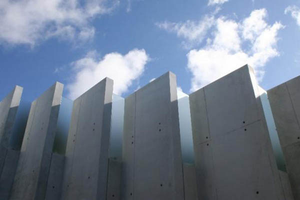 Razor residence 18 Astonishing Concrete and Glass Residence with Stunning Views of the Ocean