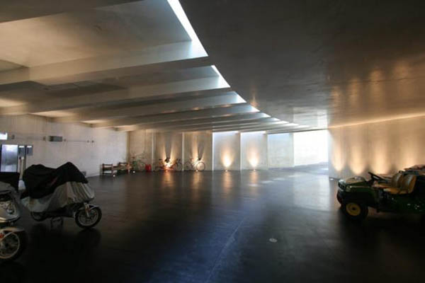 Razor residence 21 Astonishing Concrete and Glass Residence with Stunning Views of the Ocean
