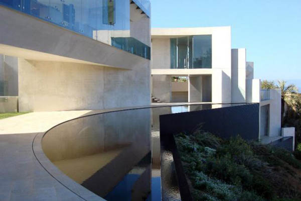 Razor residence 14 Astonishing Concrete and Glass Residence with Stunning Views of the Ocean