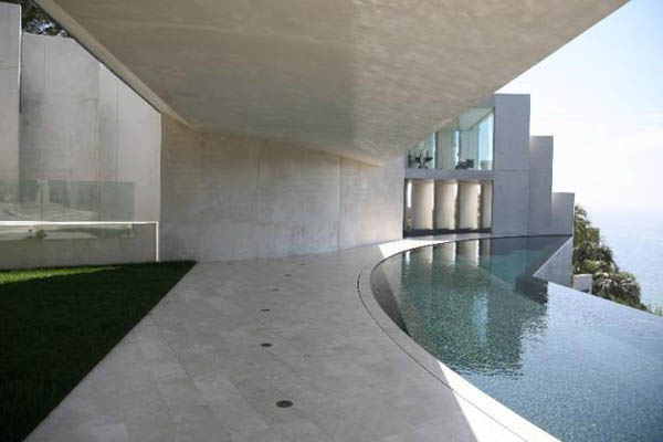 Razor residence 12 Astonishing Concrete and Glass Residence with Stunning Views of the Ocean