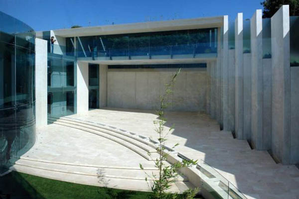 Razor residence 19 Astonishing Concrete and Glass Residence with Stunning Views of the Ocean