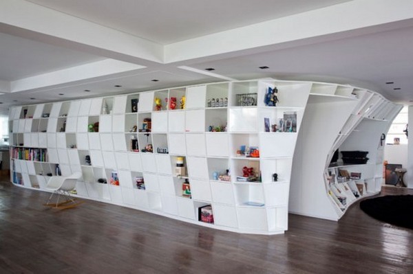 bookc3 550x366 Incredible Bookcase Apartment in Brasil by Triptyque Studio