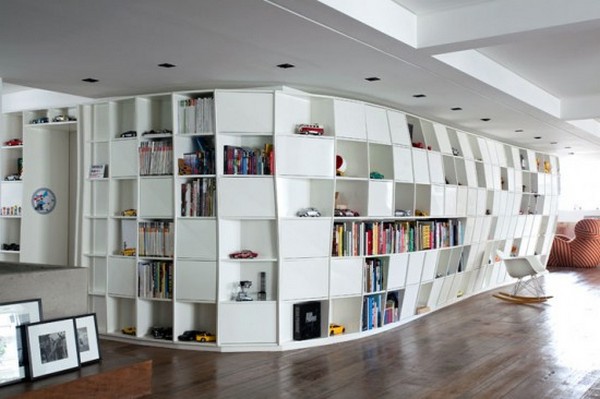 bookc1 550x366 Incredible Bookcase Apartment in Brasil by Triptyque Studio