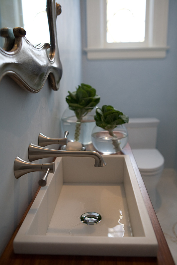 Small Narrow Bathroom Design Ideas
