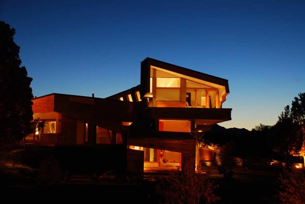 Ribbon-House (9) Ribbon House 9 Expressive Vacation House Composed of Surprising Geometric Volumes