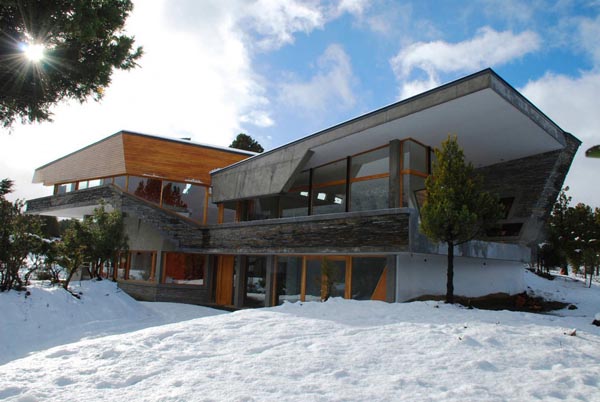 Ribbon-House Ribbon House Expressive Vacation House Composed of Surprising Geometric Volumes