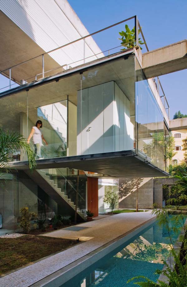 Carapicuiba house Contemporary Brazilian Residence with Distinct Design: The Carapicuiba House