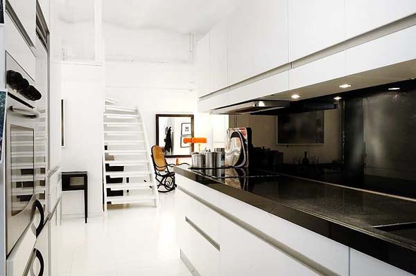 Regeringsgatan 4 Open Loft in Stockholm Featuring Colourful Accents