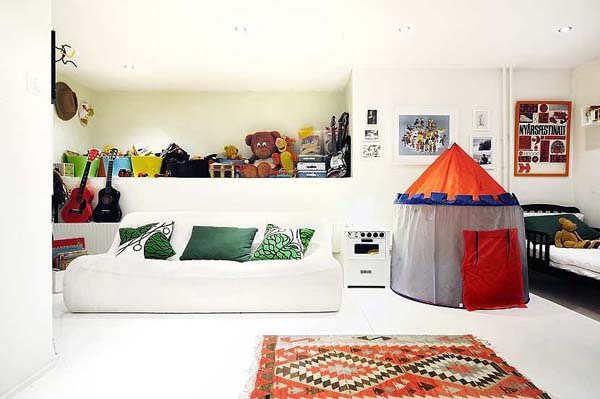 Regeringsgatan 9 Open Loft in Stockholm Featuring Colourful Accents