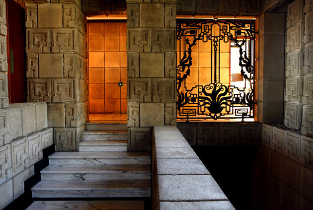 323639320 21175532 Ennis House