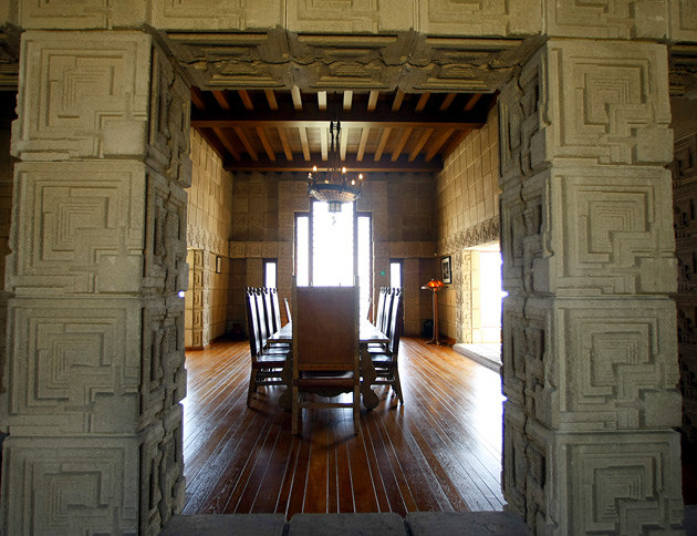 325482520 21175429 Ennis House