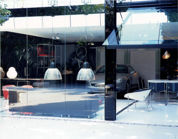 Modern Garage by Brunete Fraccaroli 4 Striking Transparency Showcased By A Modern Live In Garage